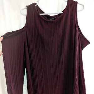 Torrid, size 26-28, cold shoulder burgundy lightweight sweater